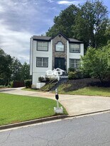 11100 Abbotts Station Dr in Duluth, GA - Building Photo