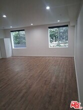 124 S Croft Ave in Los Angeles, CA - Building Photo - Building Photo
