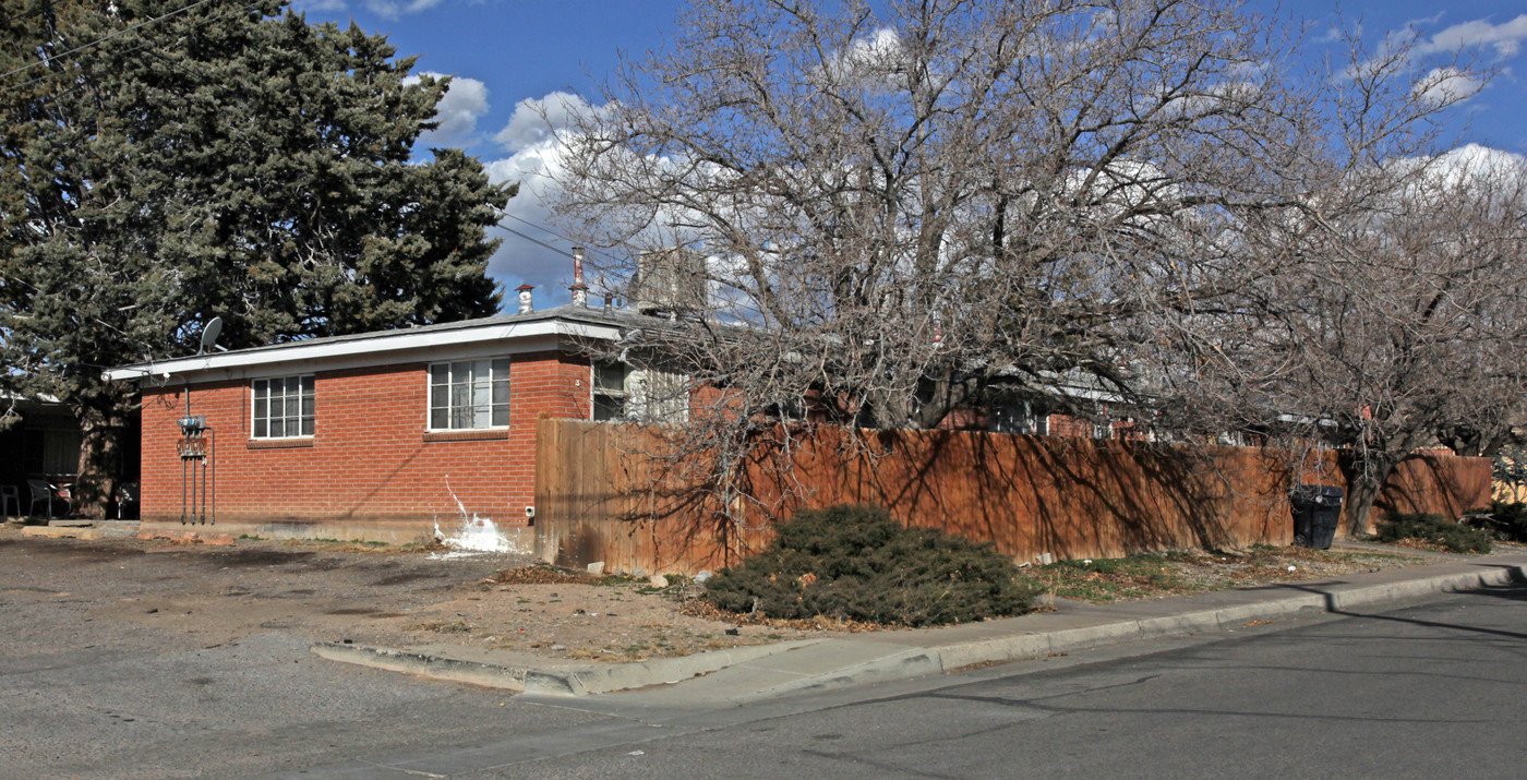 819-835 Louisiana Blvd SE in Albuquerque, NM - Building Photo