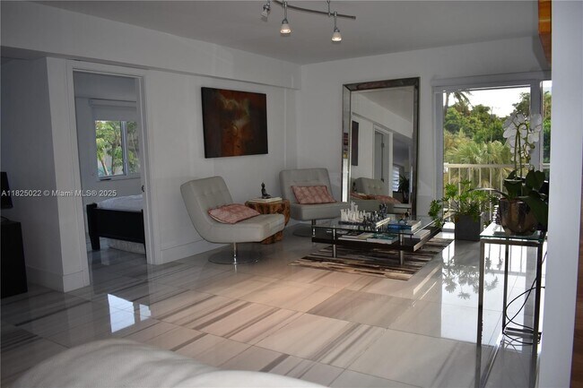 230 Sunrise Dr in Key Biscayne, FL - Building Photo - Building Photo