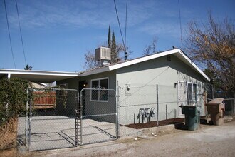 525 Goodman St in Bakersfield, CA - Building Photo - Building Photo