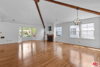 2411 Castle Heights Ave in Los Angeles, CA - Building Photo - Building Photo