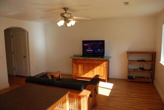 857 Quinn Ct in Ogden, UT - Building Photo - Building Photo