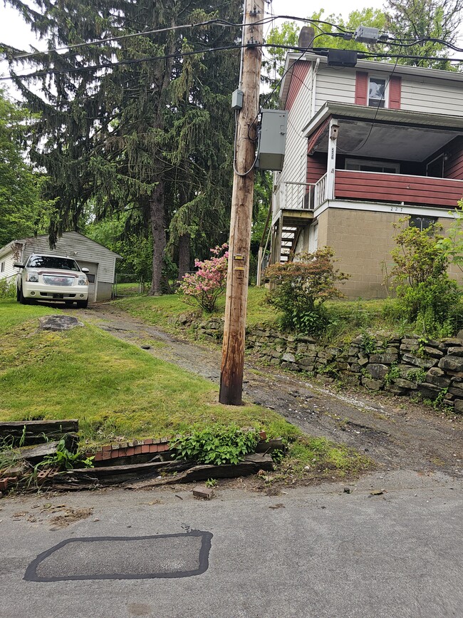 277 Harrison Rd in Turtle Creek, PA - Building Photo - Building Photo
