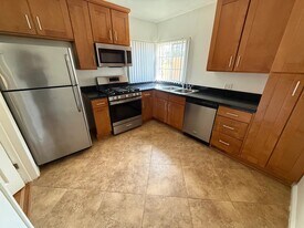 1811 Garfield Pl in Los Angeles, CA - Building Photo