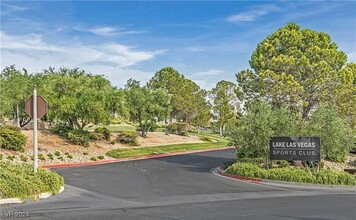 74 Contrada Fiore Dr in Henderson, NV - Foto de edificio - Building Photo