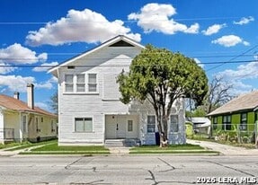 827 Steves Ave in San Antonio, TX - Building Photo