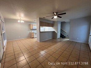 2213 Creekside Ln-Unit -B in Georgetown, TX - Foto de edificio - Building Photo