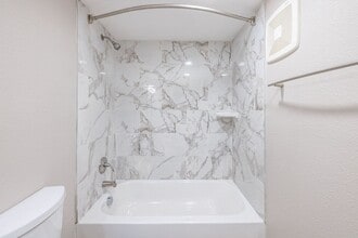 Alma Apartments in Austin, TX - Foto de edificio - Building Photo