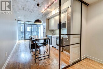 8 Dovercourt Rd in Toronto, ON - Building Photo - Building Photo