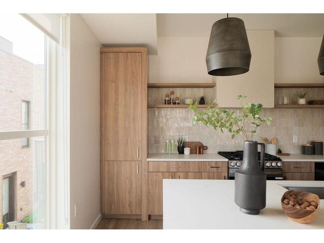 182 West Dr in Excelsior, MN - Building Photo - Building Photo