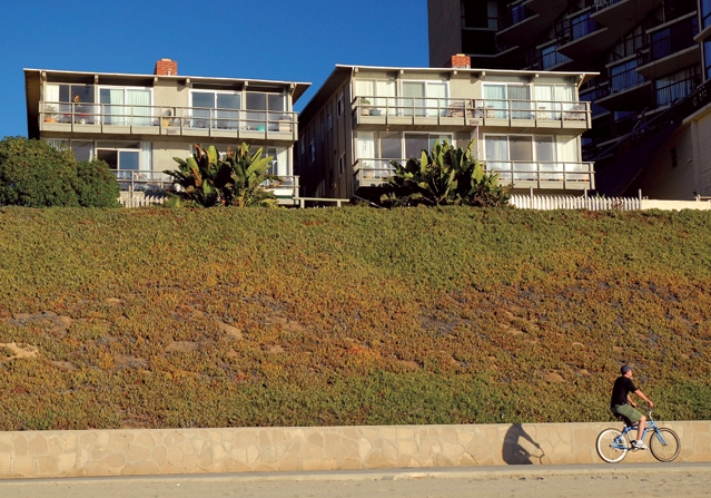 Esplanade II in Redondo Beach, CA - Building Photo