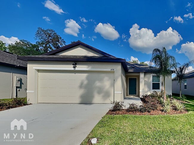 6978 Faben Ln in Zephyrhills, FL - Foto de edificio - Building Photo