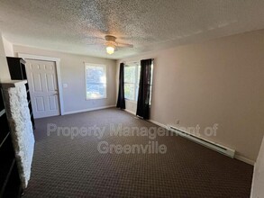 7 Darwin Ave in Greenville, SC - Foto de edificio - Building Photo