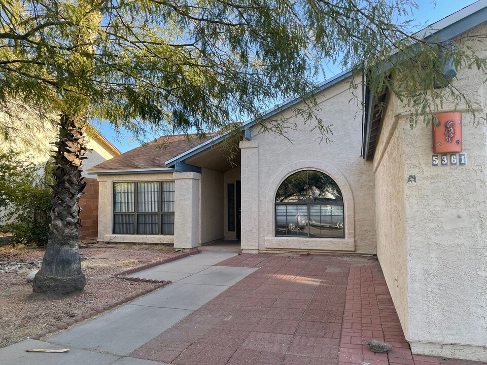 5361 W Eaglestone Loop in Tucson, AZ - Building Photo