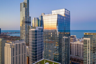 Arrive Michigan Avenue in Chicago, IL - Foto de edificio - Building Photo