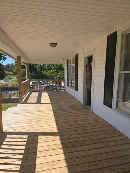 property at 805 N Charlotte St