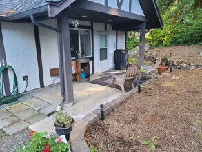 719 N 30th St, Unit A in Mount Vernon, WA - Building Photo - Building Photo