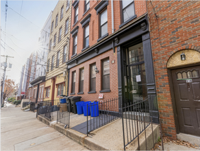 314 Monroe St in Hoboken, NJ - Building Photo - Building Photo