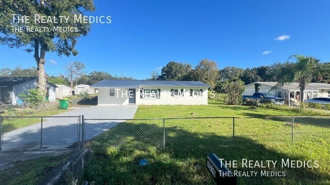 2530 N Palm Dr in Cocoa, FL - Building Photo - Building Photo