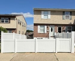 243 E Fairview St in Allentown, PA - Building Photo