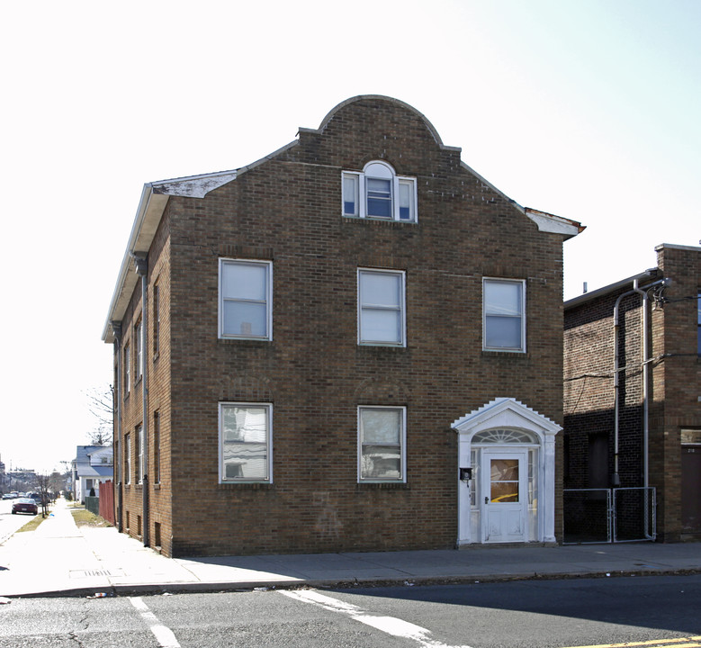 202 Sandford St in New Brunswick, NJ - Building Photo