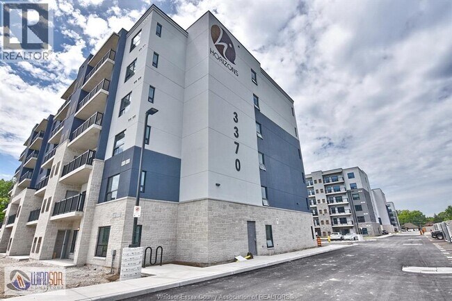 3370 Stella Crescent in Windsor, ON - Building Photo - Building Photo