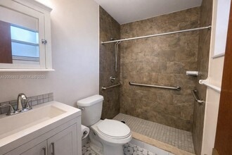 3547 SW 24th St in Miami, FL - Building Photo - Building Photo