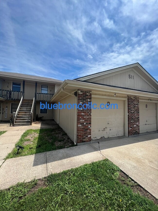 property at 511 Sky Vue Dr