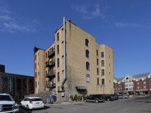 1227 Hennepin Ave in Minneapolis, MN - Building Photo - Building Photo
