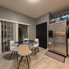 16652 Hemingway Dr in Weston, FL - Building Photo - Building Photo