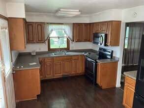 10024 Bay Creek Rd in Erie, MI - Building Photo - Building Photo