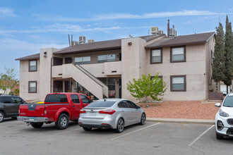 Paseo Park Apartments in El Paso, TX - Building Photo - Building Photo