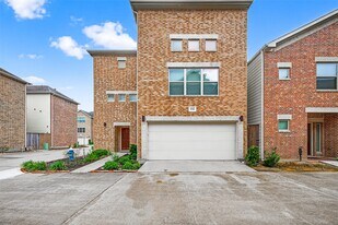 11510 Main Ash Dr in Houston, TX - Building Photo