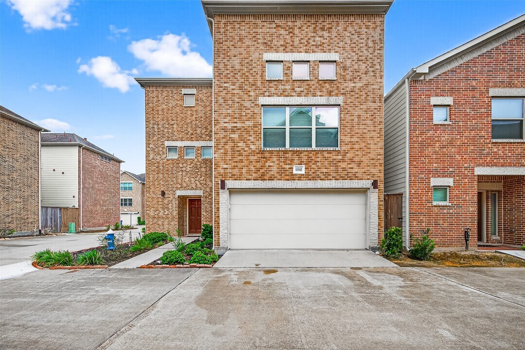 11510 Main Ash Dr in Houston, TX - Building Photo
