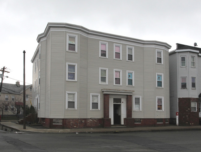 207 Broadway in Everett, MA - Building Photo - Building Photo