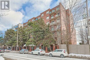 485 Kingston Rd in Toronto, ON - Building Photo