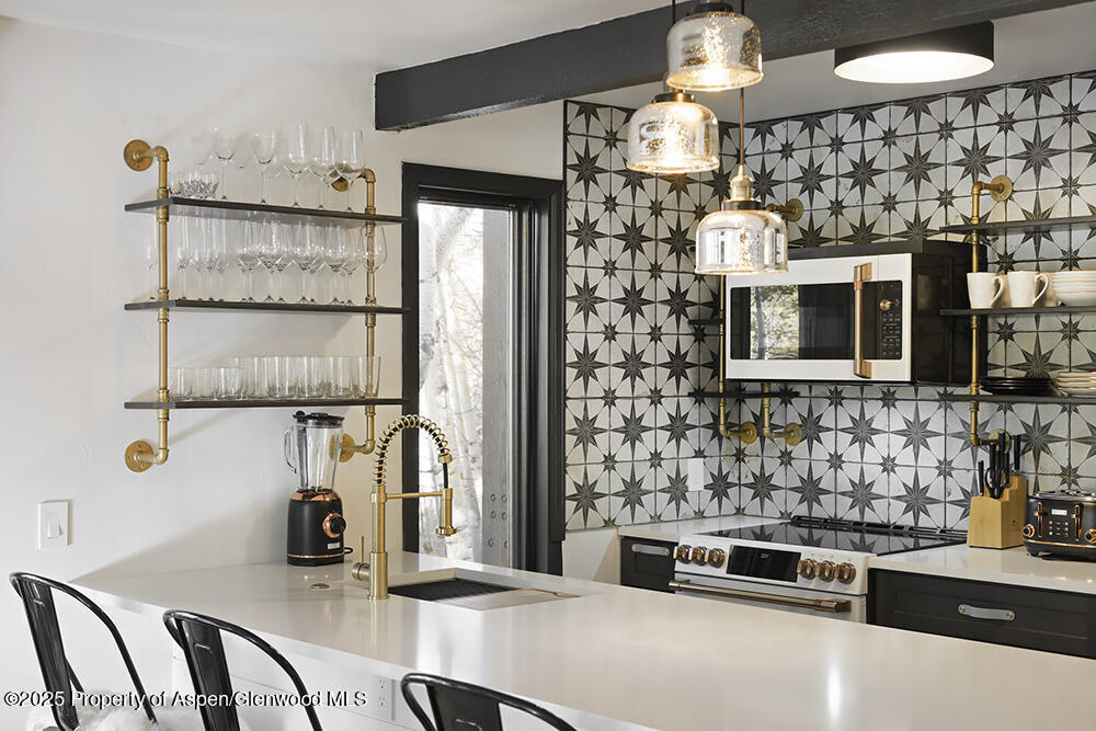 35 Upper Woodbridge Rd in Snowmass Village, CO - Building Photo