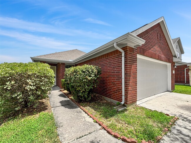 4311 Amaryllis Ave