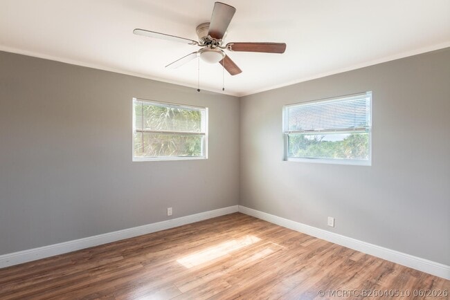 property at 715 S Swinton Ave