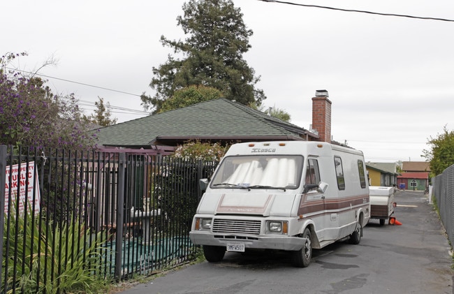 22343 Garden in Hayward, CA - Building Photo - Building Photo