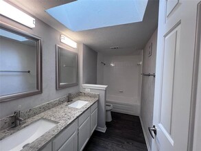 9910 Royal Ln in Dallas, TX - Building Photo - Building Photo