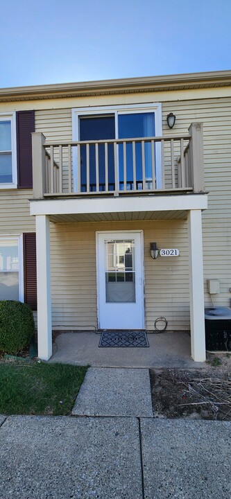 3021 Maplewood Ct in Lake Orion, MI - Foto de edificio
