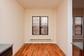 629 W Cornelia Ave in Chicago, IL - Building Photo - Building Photo