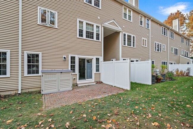property at 192 Allerton Commons Ln
