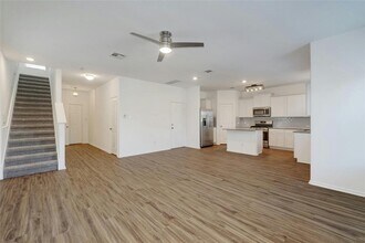 424 Red Buckeye Loop in Liberty Hill, TX - Building Photo - Building Photo