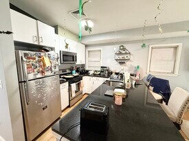 203 W 3rd St, Unit 1T in Boston, MA - Building Photo