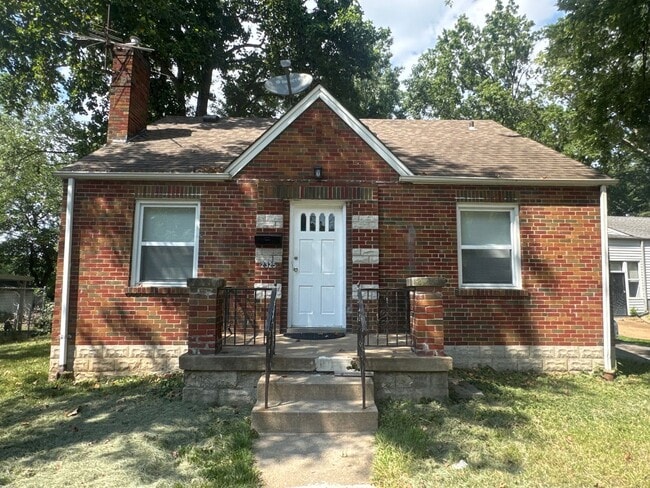 property at 2325 Gardner Dr