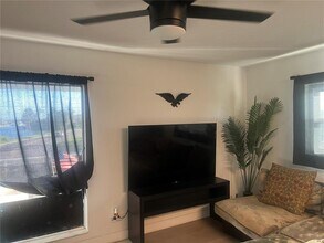 11430 3rd St E in Treasure Island, FL - Building Photo - Building Photo