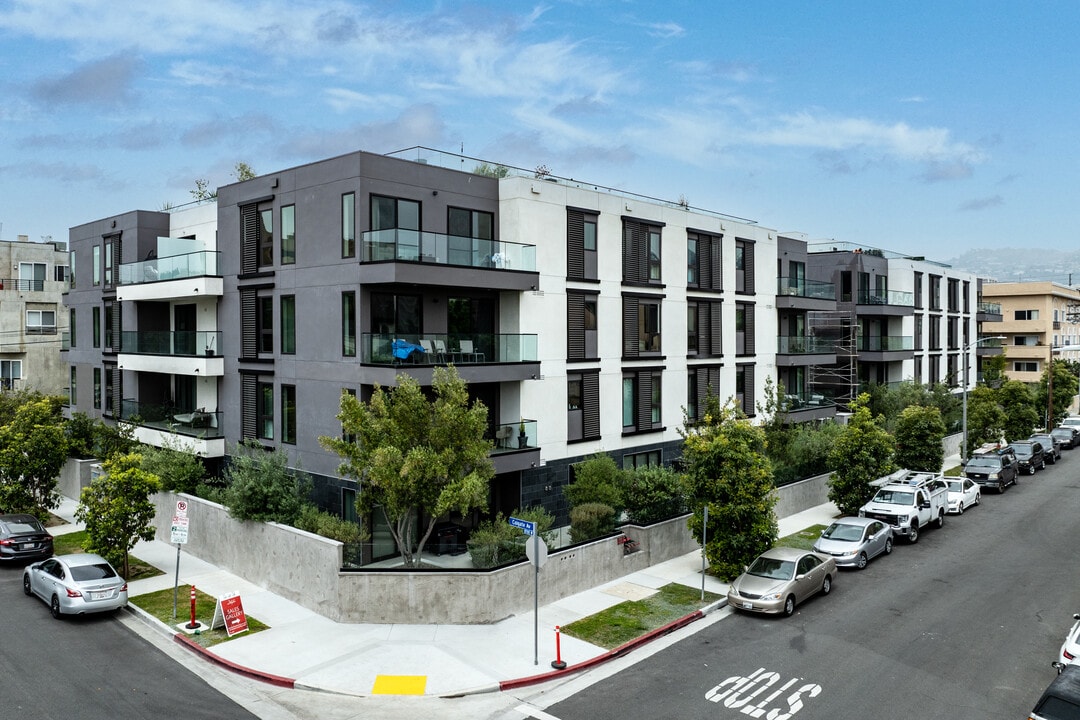 Delyla in Los Angeles, CA - Building Photo